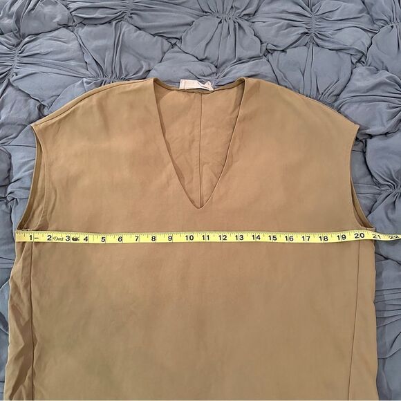 Everlane Taupe Japanese GoWeave V-Neck Boxy Tee 0 - Picture 6 of 7